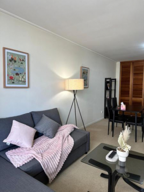 North Sydney apartment with free parking, Sydney